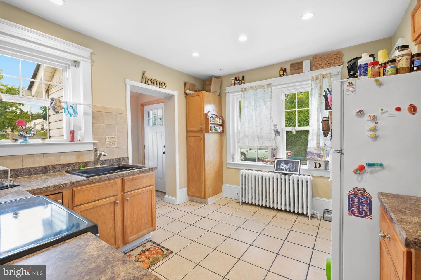 411 E Walnut St Property Photo 10
