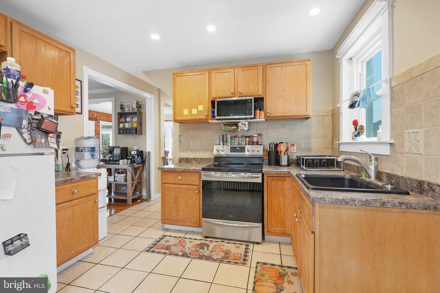 411 E Walnut St Property Photo 11