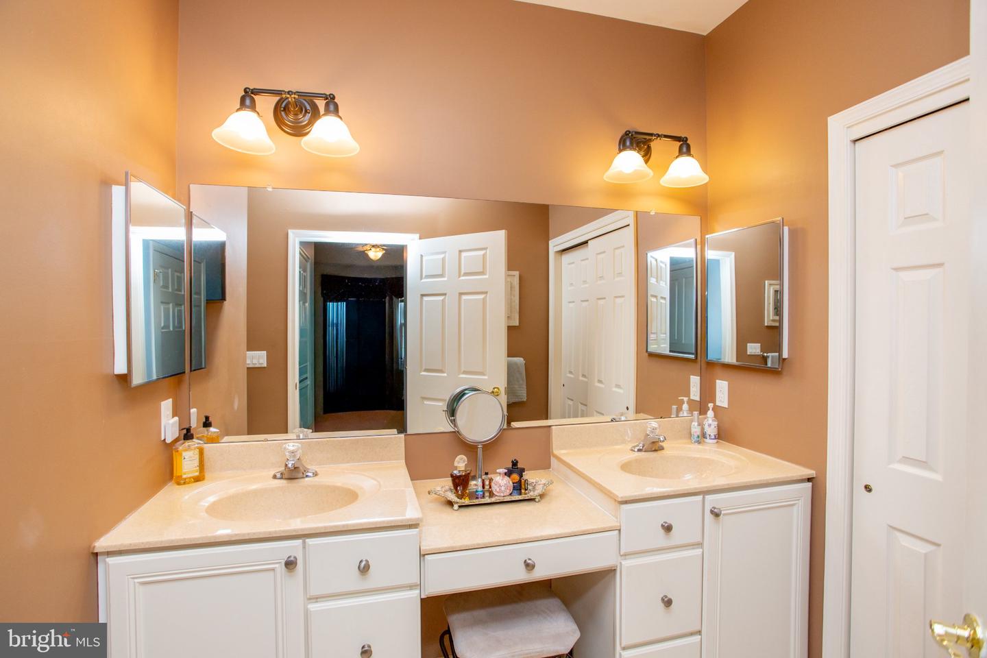 14 Five Ponds Cir Property Photo 23
