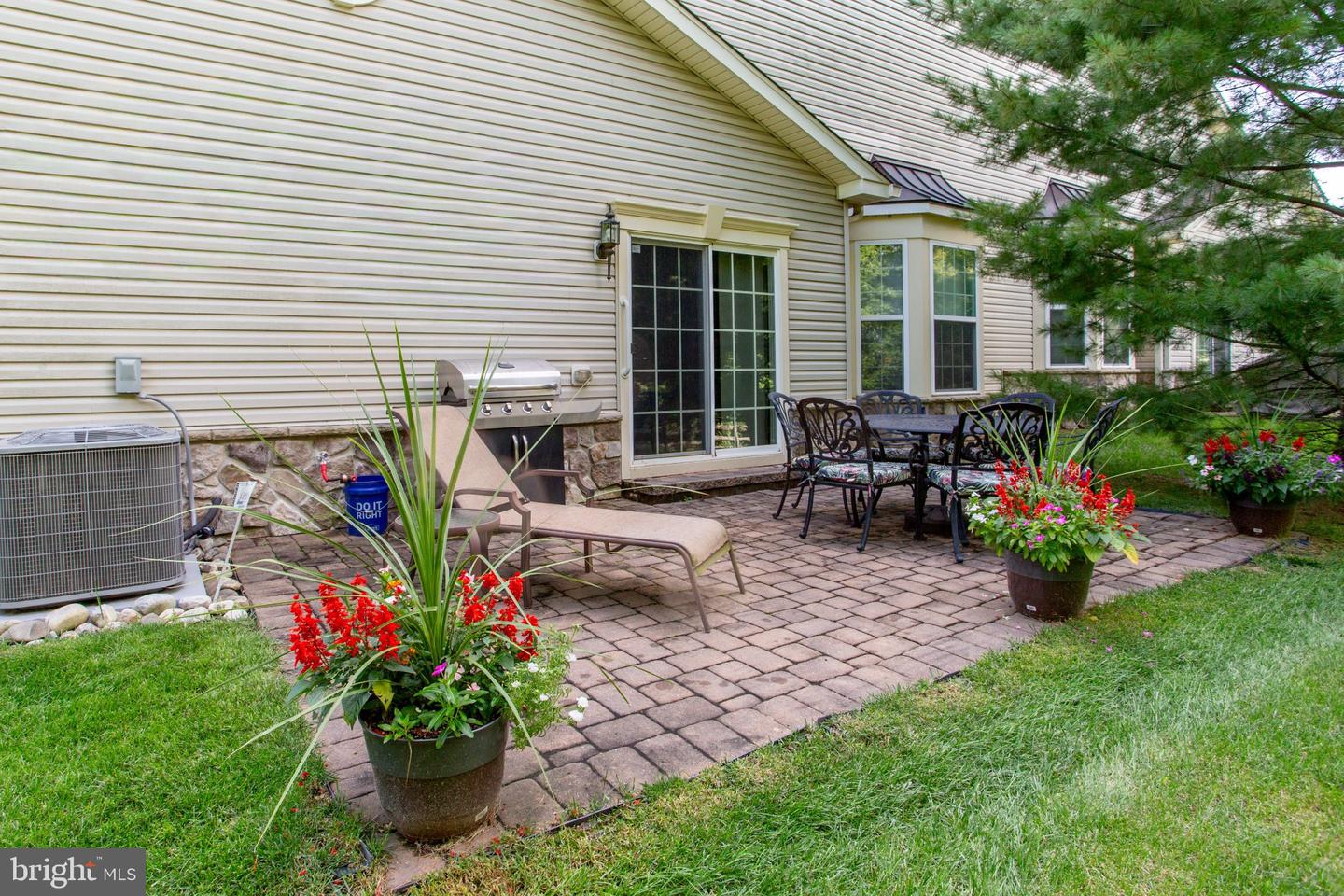 14 Five Ponds Cir Property Photo 37