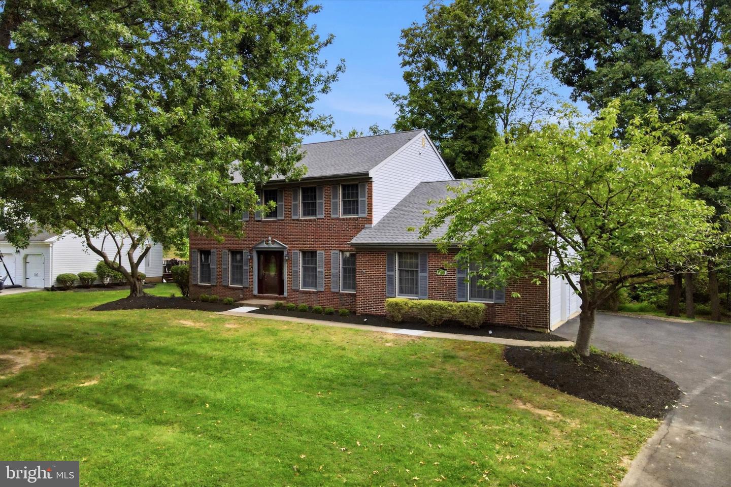 1434 Brook Ln Property Photo 3