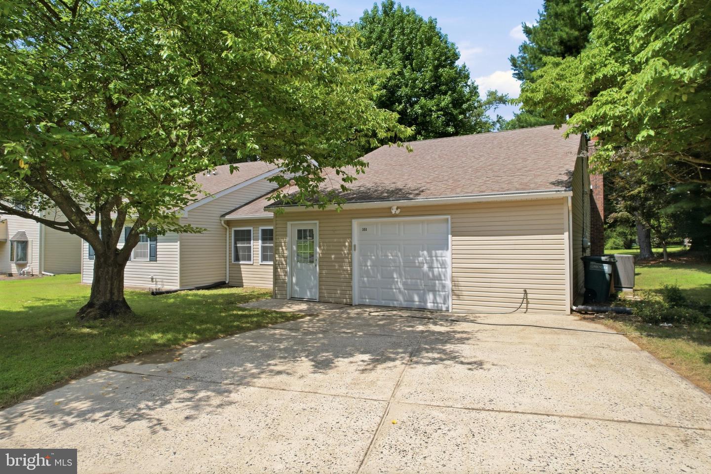 300 New Rd Property Photo 3