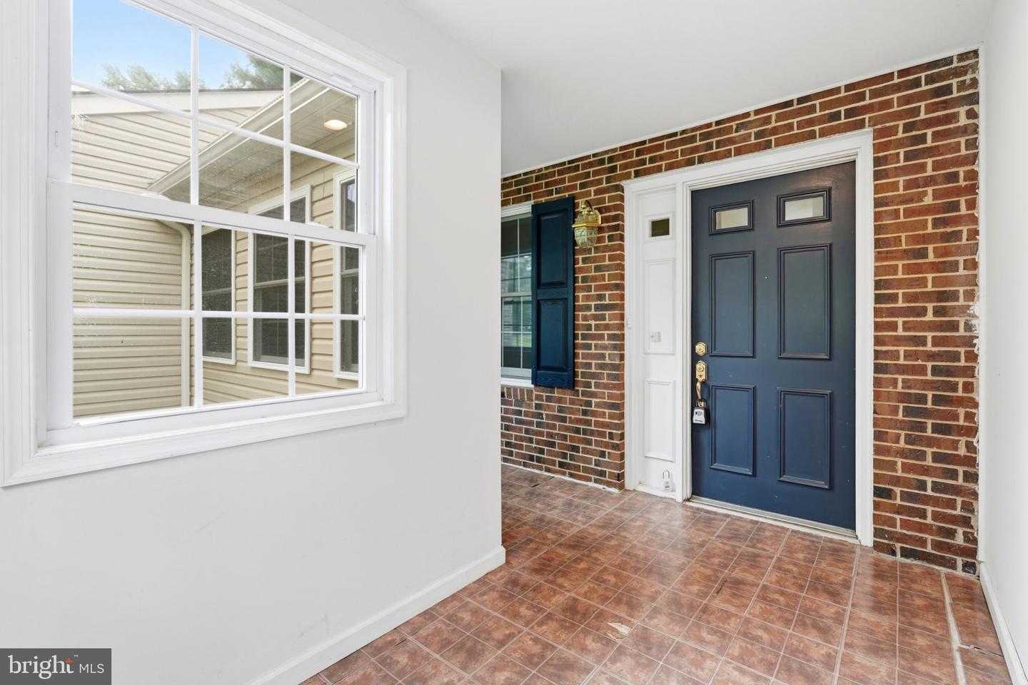 300 New Rd Property Photo 4