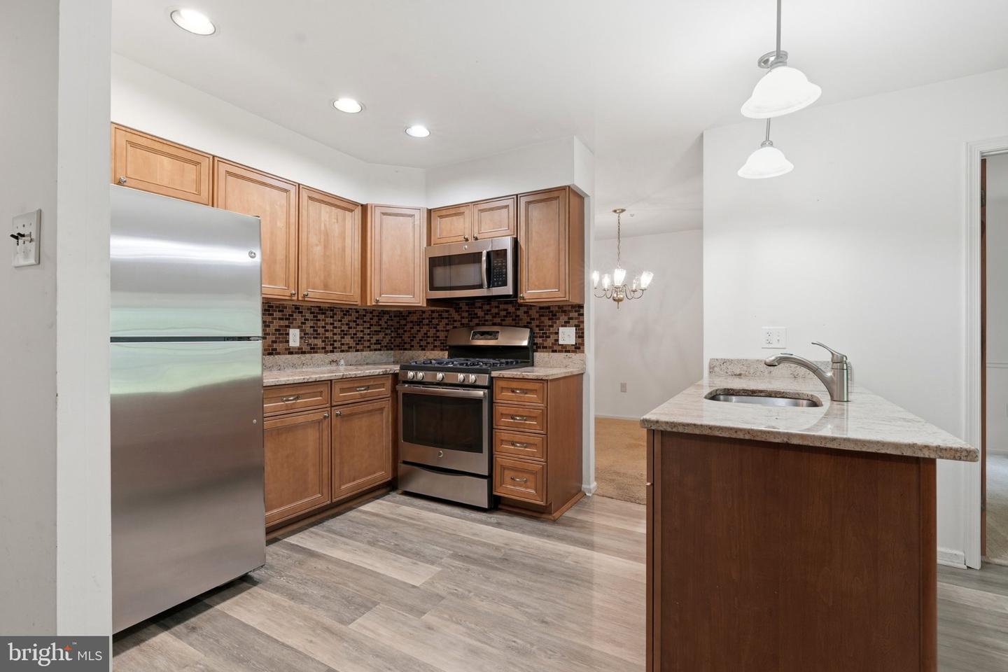 300 New Rd Property Photo 14