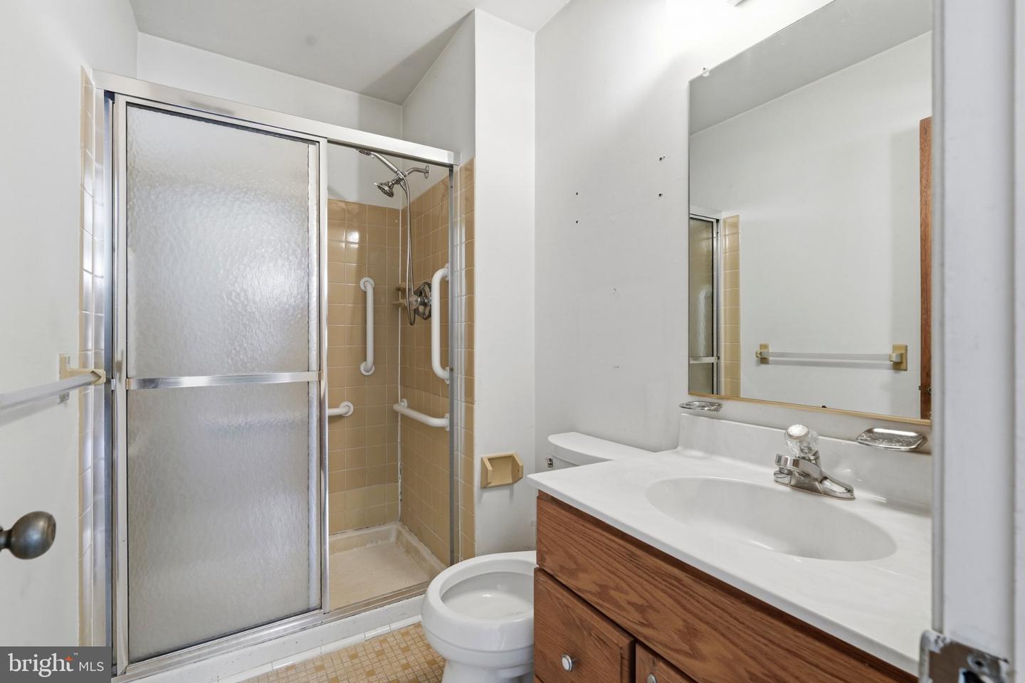 300 New Rd Property Photo 26
