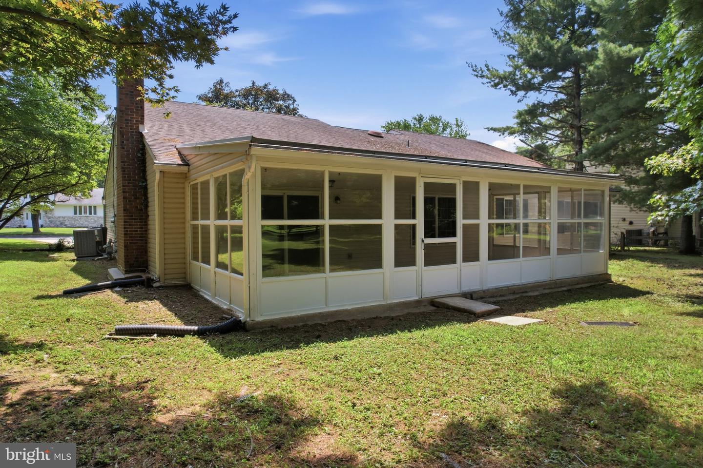 300 New Rd Property Photo 40