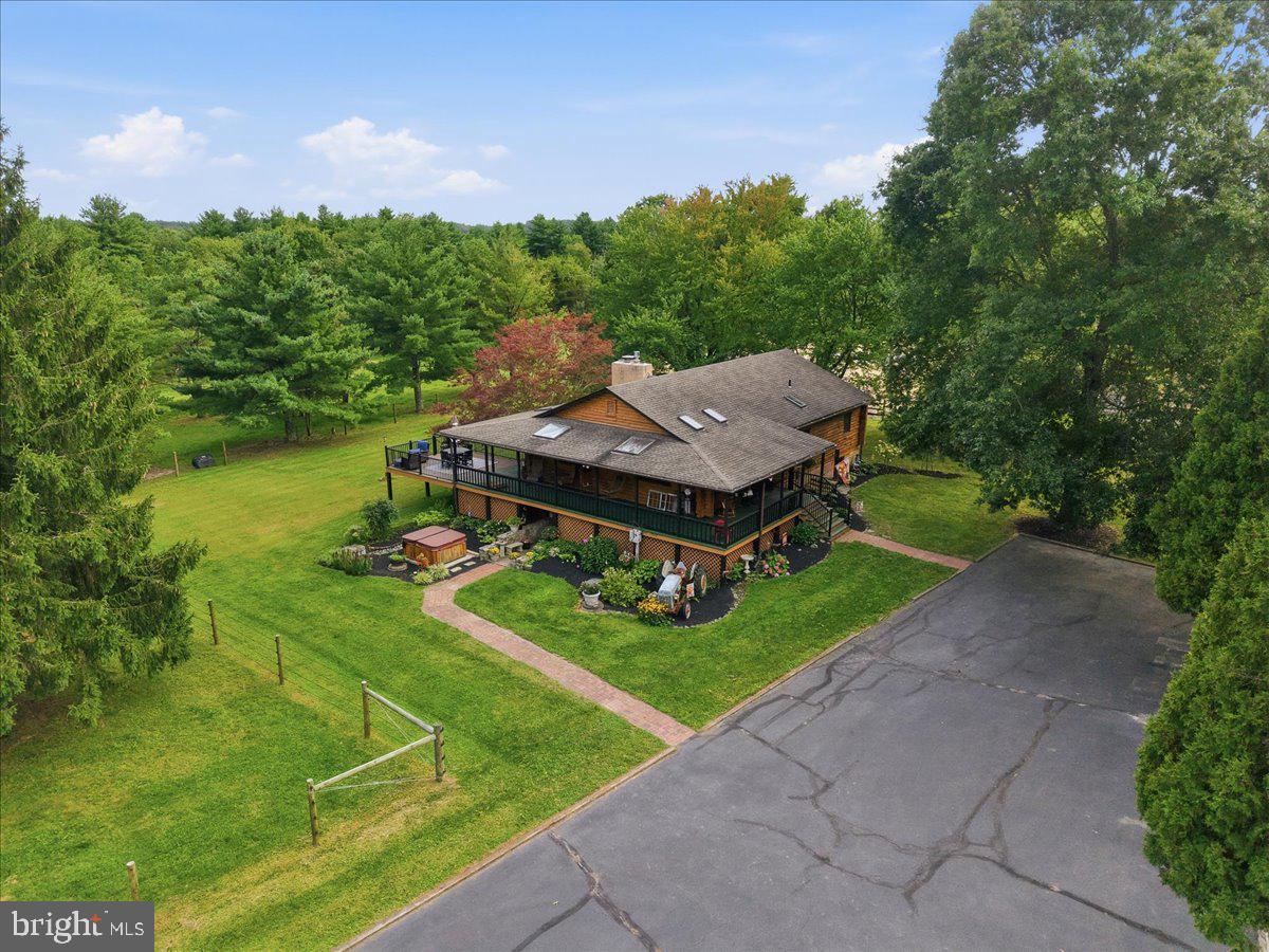 2053 Mountain View Dr Property Photo 1