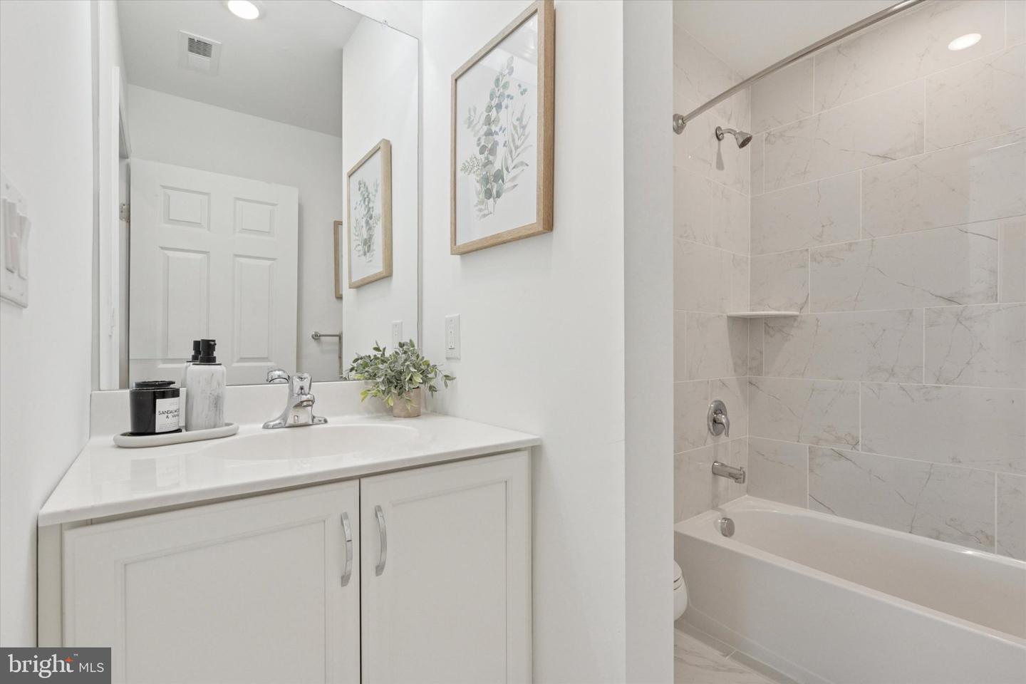 16334 River Ct Property Photo 7