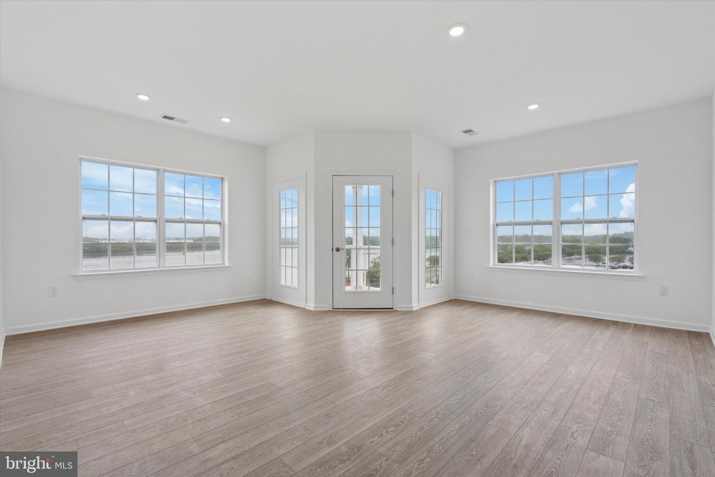 16334 River Ct Property Photo 15