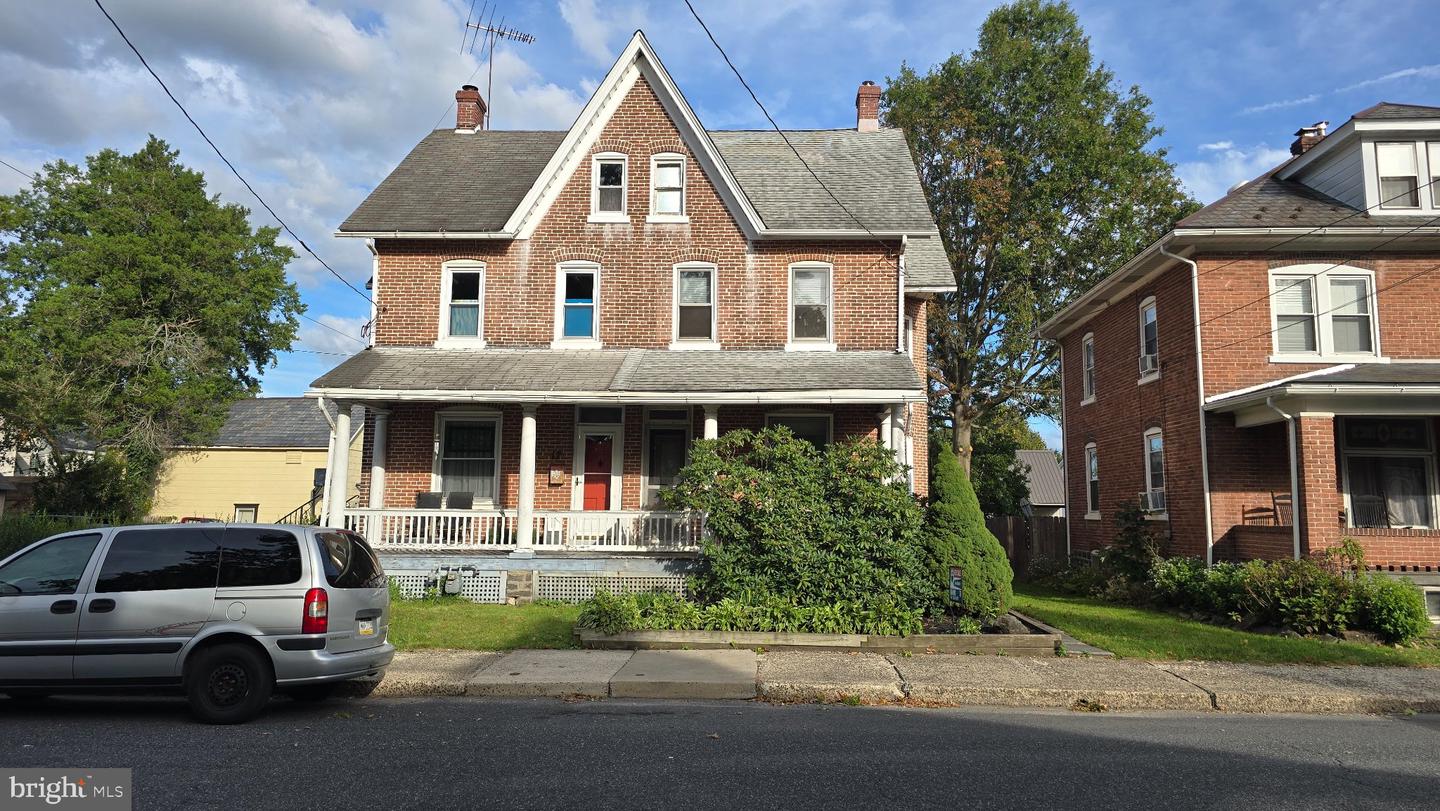 19 S 8th Property Photo 1