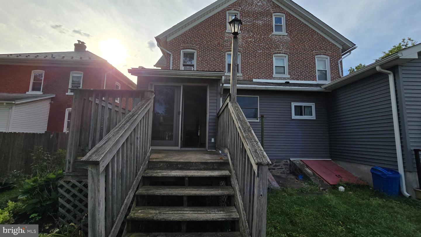 19 S 8th Property Photo 3