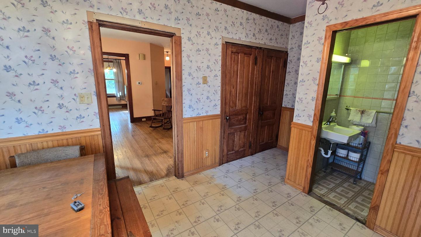 19 S 8th Property Photo 7