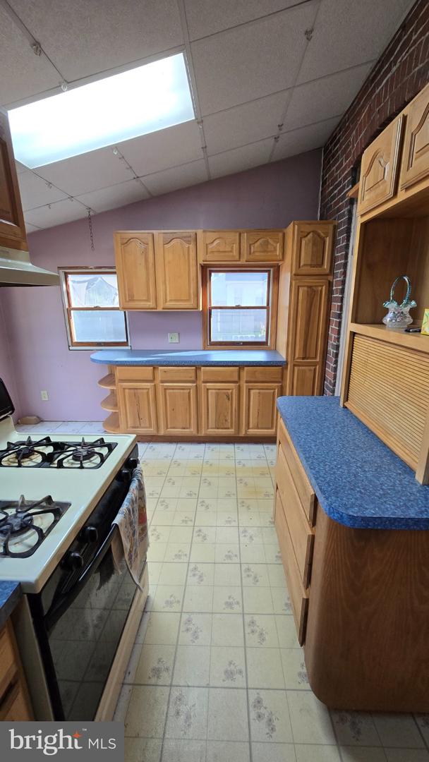 19 S 8th Property Photo 9