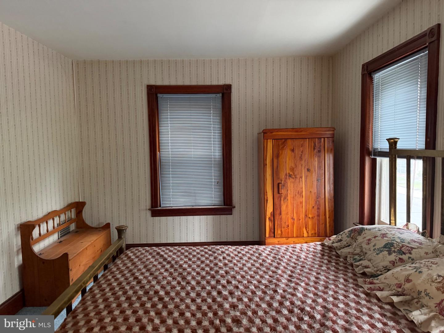 19 S 8th Property Photo 15