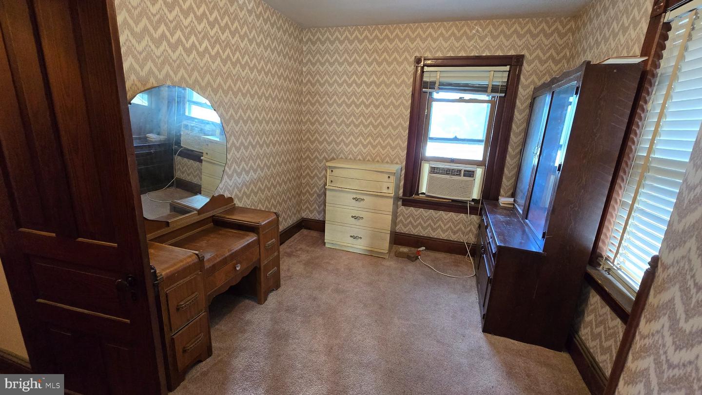 19 S 8th Property Photo 21
