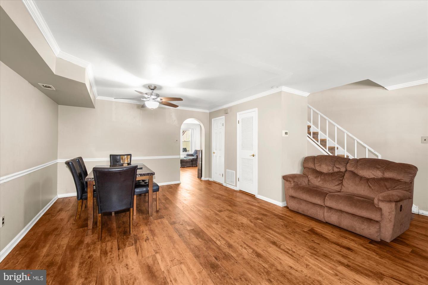 1021 Weybridge Ct Property Photo 6