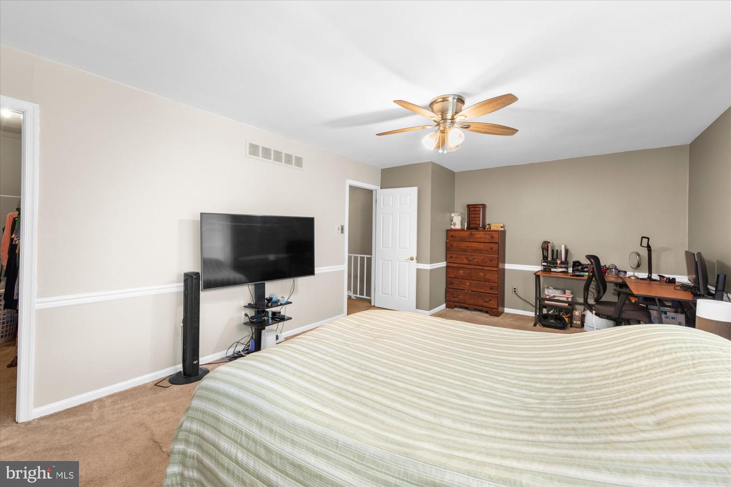 1021 Weybridge Ct Property Photo 13