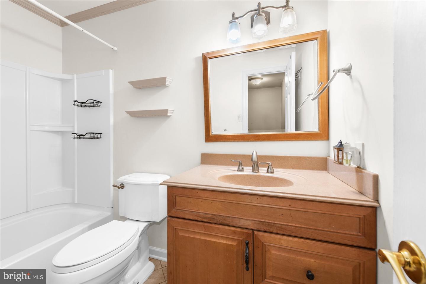 1021 Weybridge Ct Property Photo 14