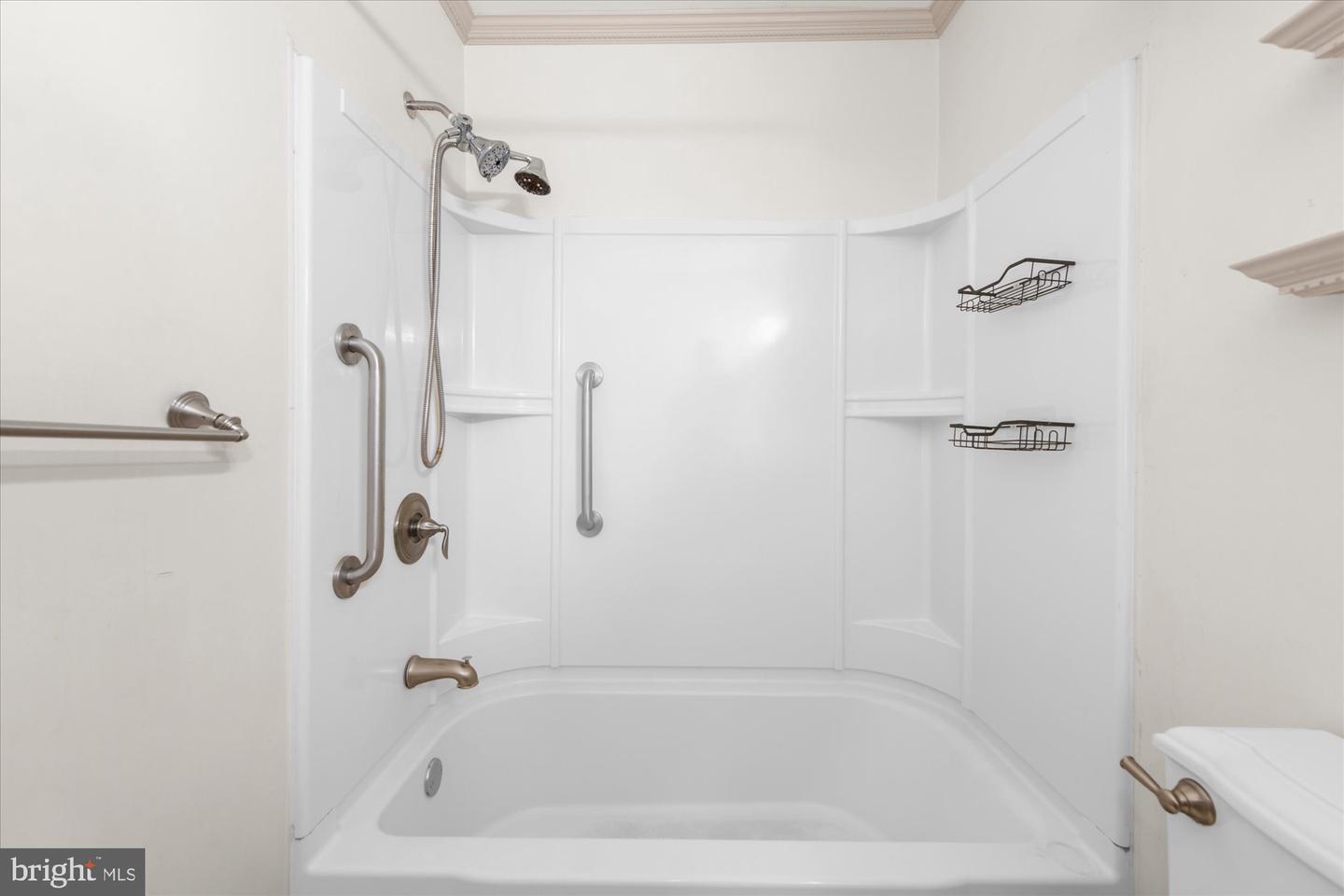 1021 Weybridge Ct Property Photo 15