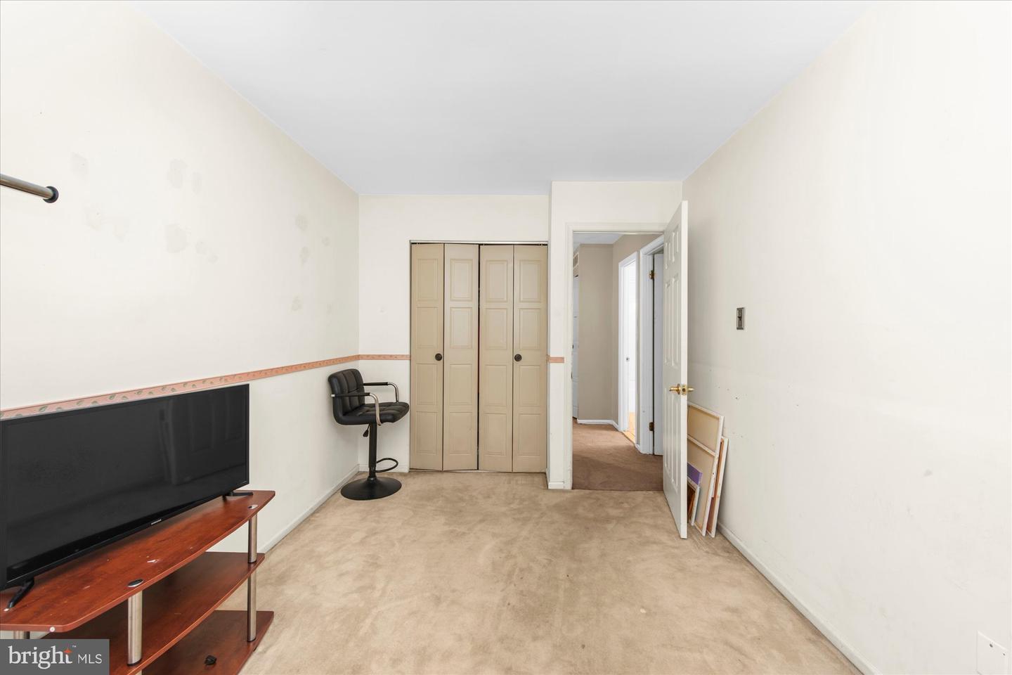 1021 Weybridge Ct Property Photo 19