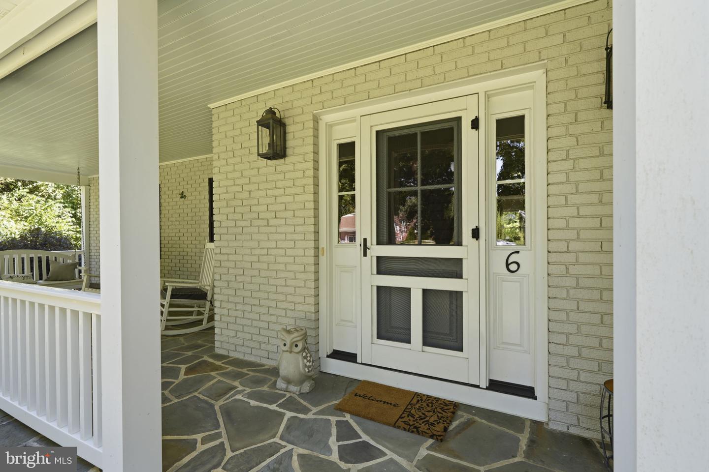 6 Moon Cir Property Photo 5