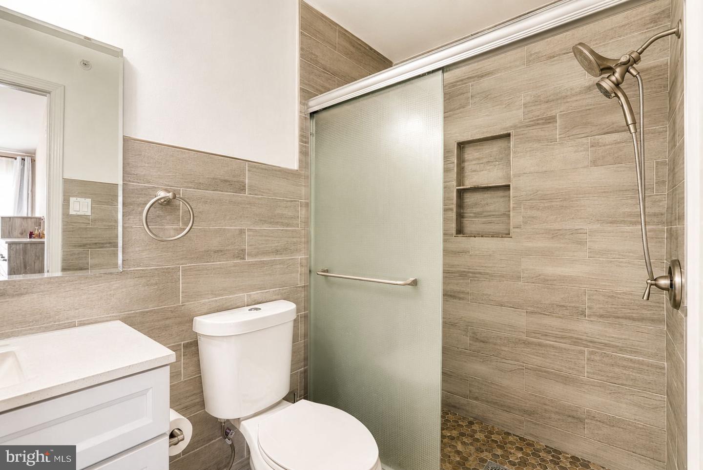 1101 Julian Dr W Property Photo 33