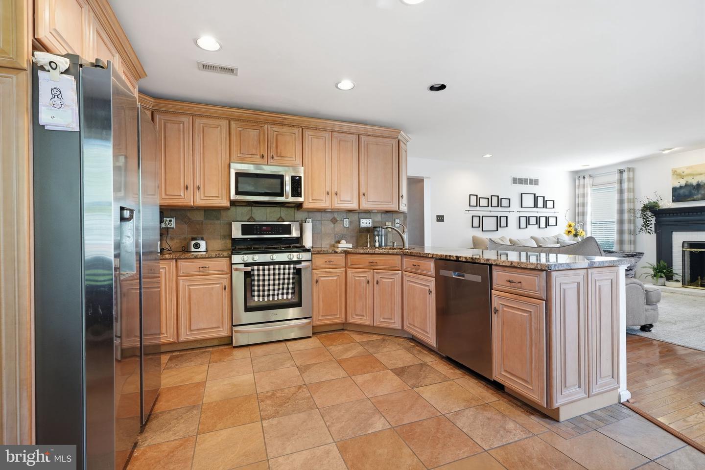1208 Candlewick Ct Property Photo 6