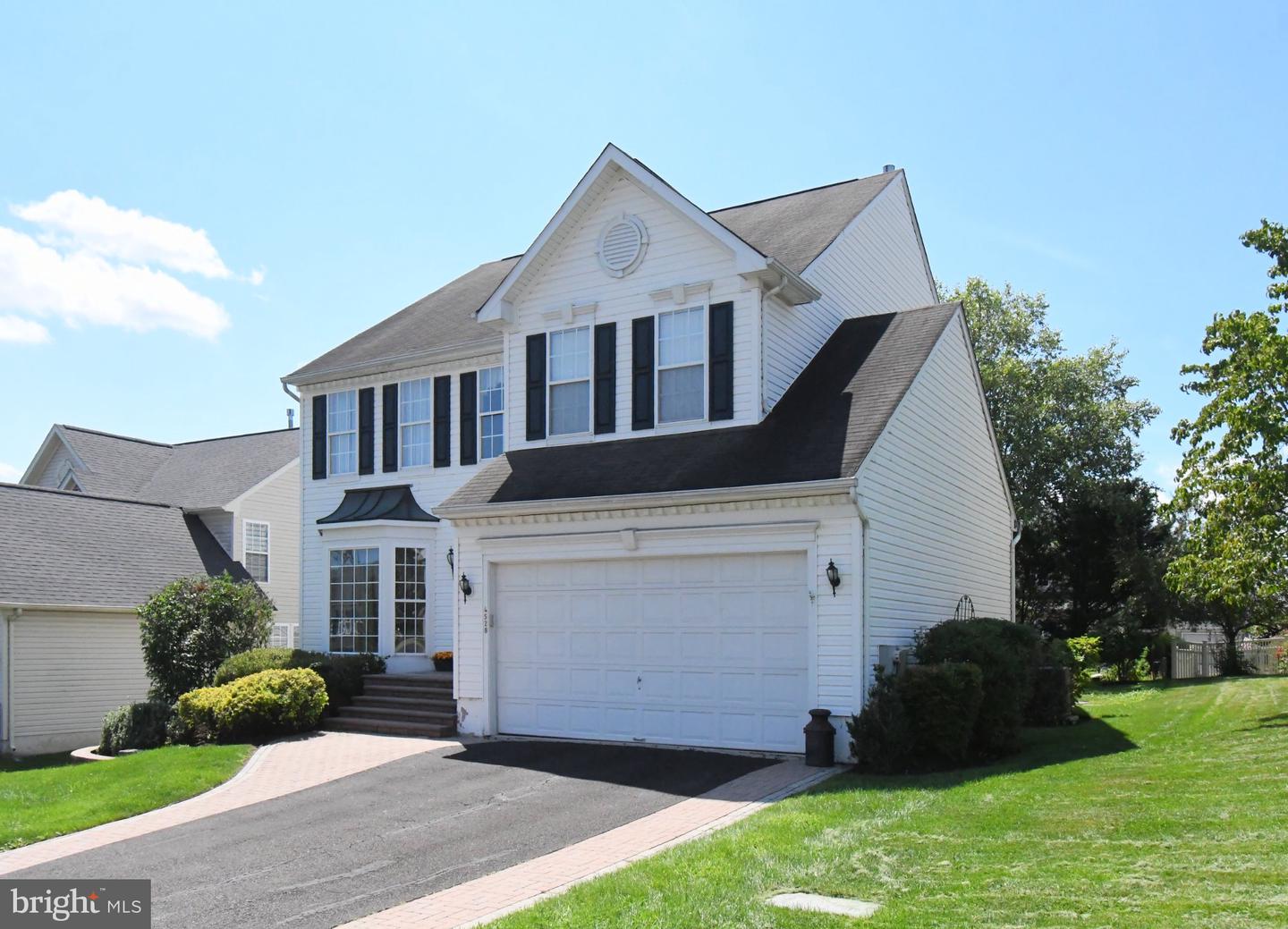 4528 Deep Glen Way Property Photo 4
