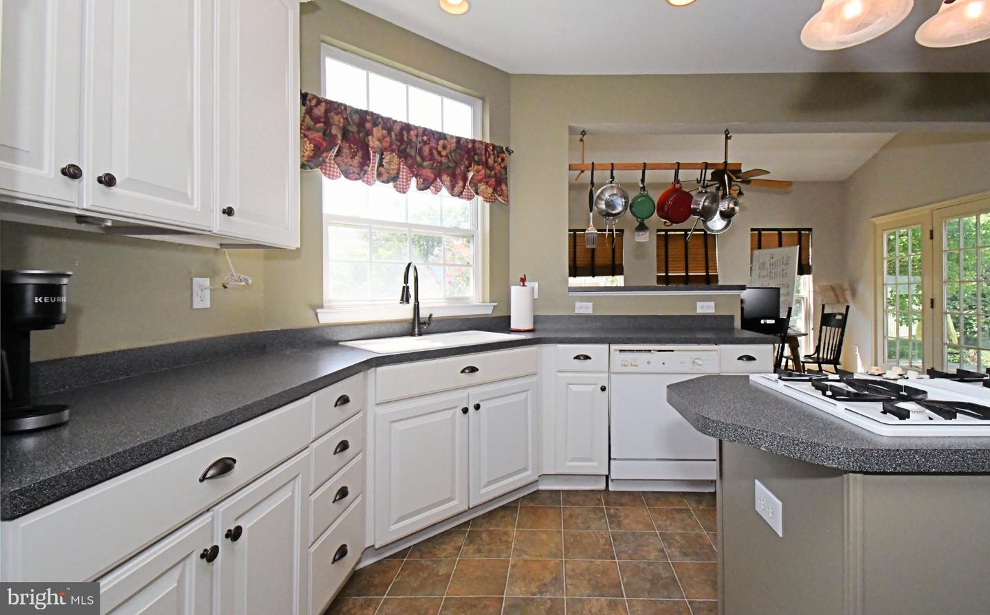 4528 Deep Glen Way Property Photo 8