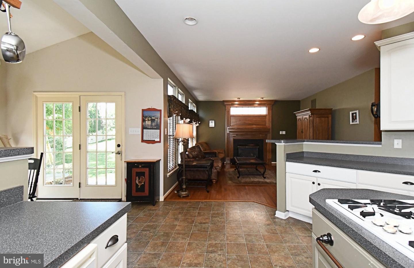 4528 Deep Glen Way Property Photo 10