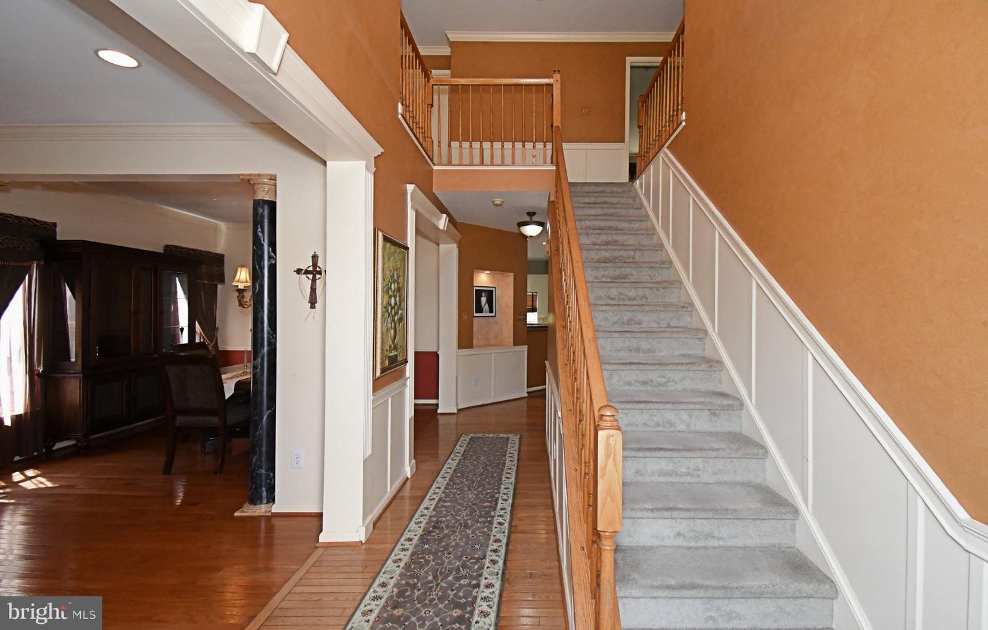 4528 Deep Glen Way Property Photo 14