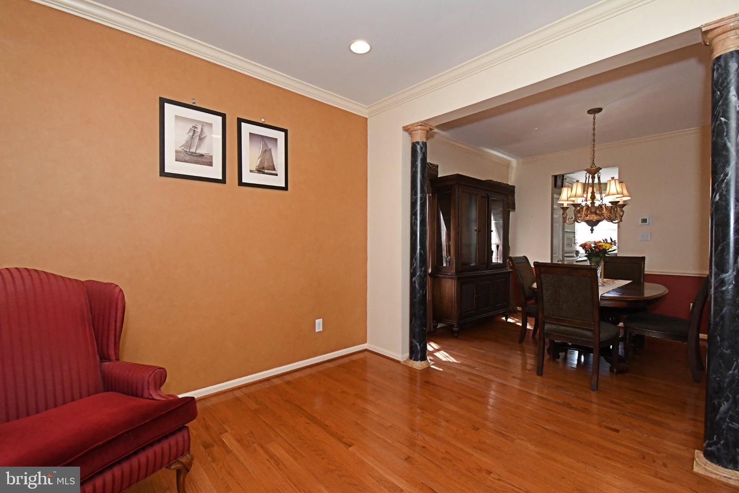 4528 Deep Glen Way Property Photo 17