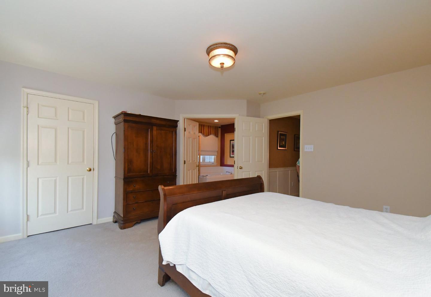 4528 Deep Glen Way Property Photo 30
