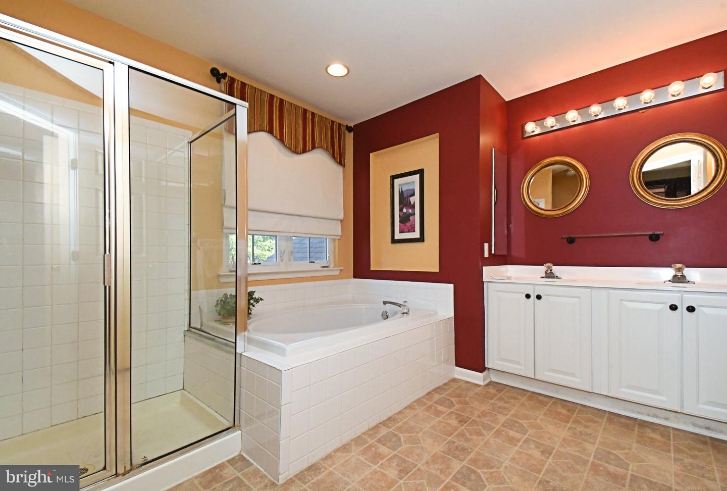 4528 Deep Glen Way Property Photo 31