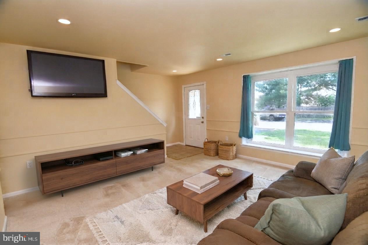 2037 Clover Mill Rd Property Photo 5