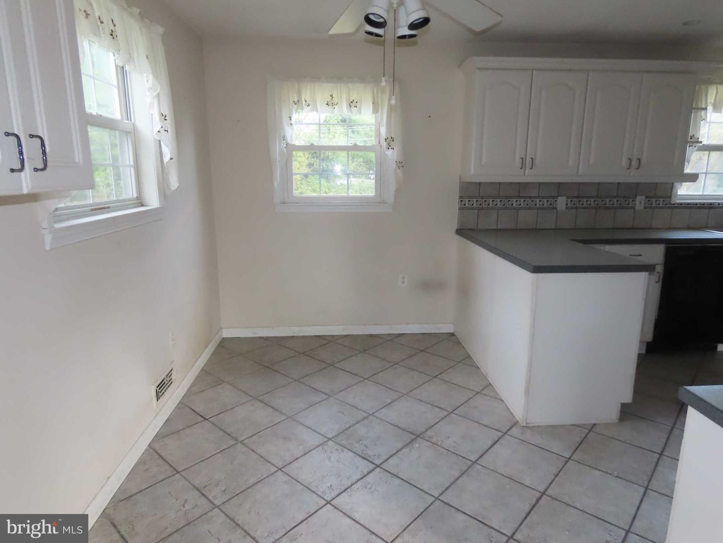 335 Gibson Ave Property Photo 8