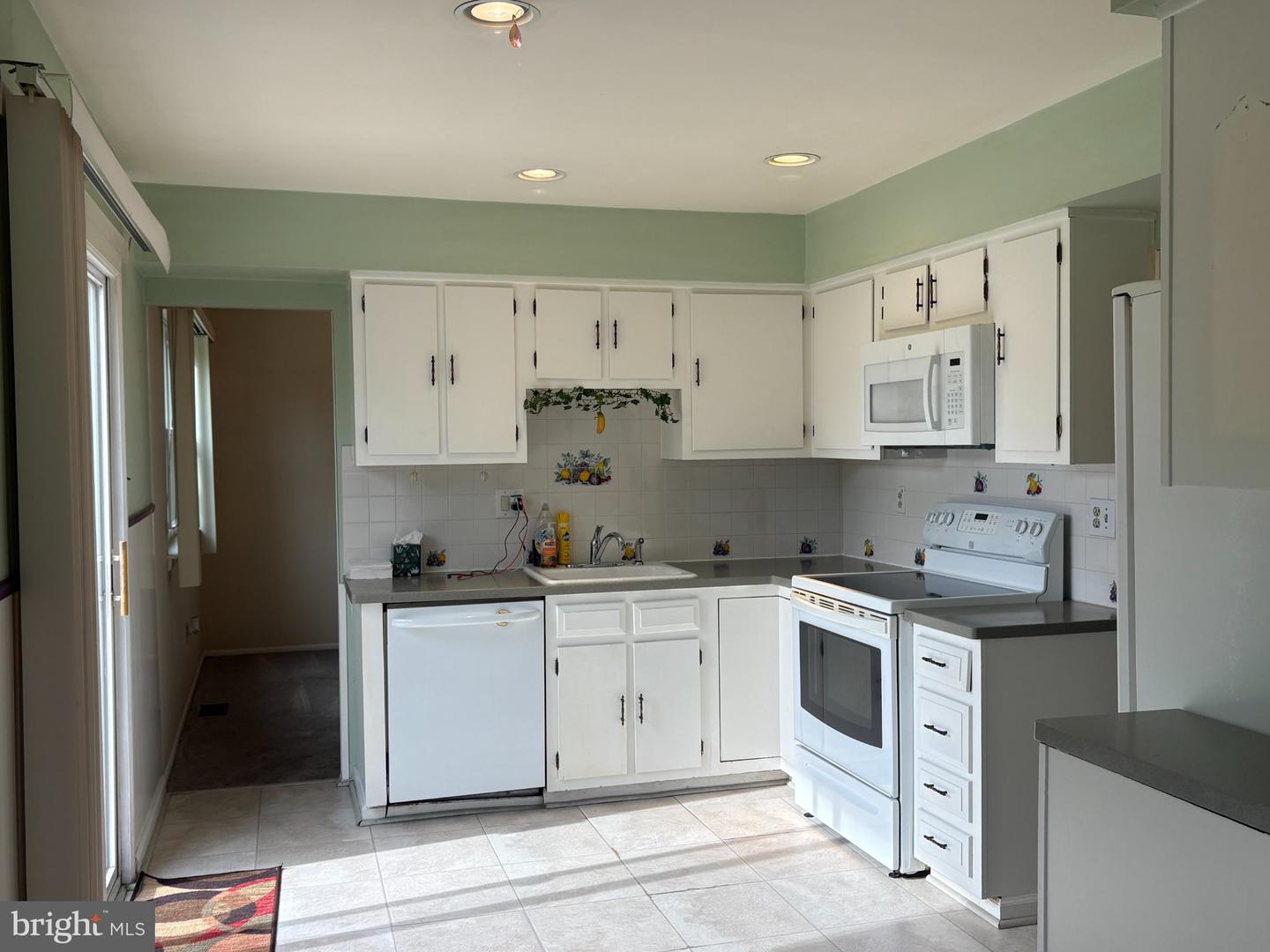 3219 Leeland Dr Property Photo 6