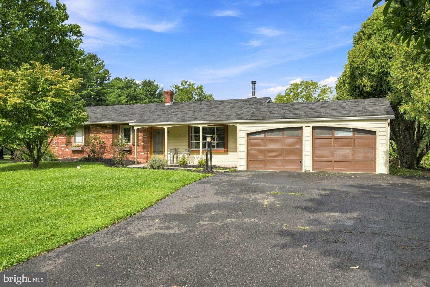 272 W Sandy Ridge Rd Property Photo 1