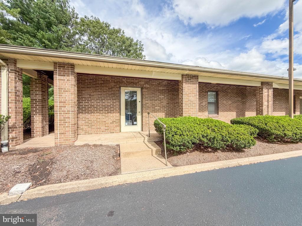 4-SUITE 18 TERRY DR #SUITE 18
