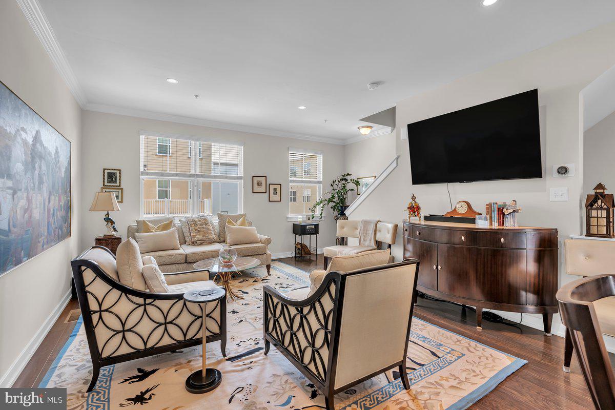 108 Royal Mews Property Photo 11
