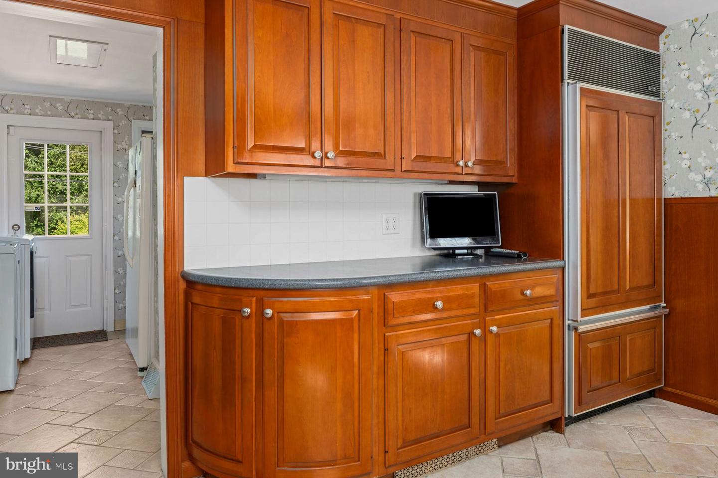 1006 Buckingham Way Property Photo 8