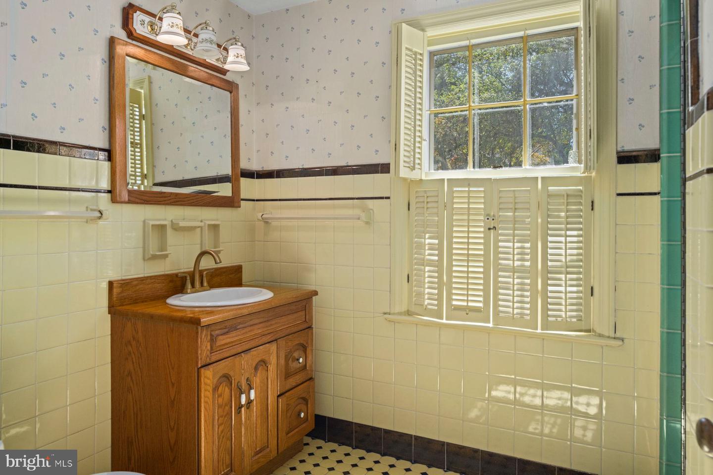 1006 Buckingham Way Property Photo 14
