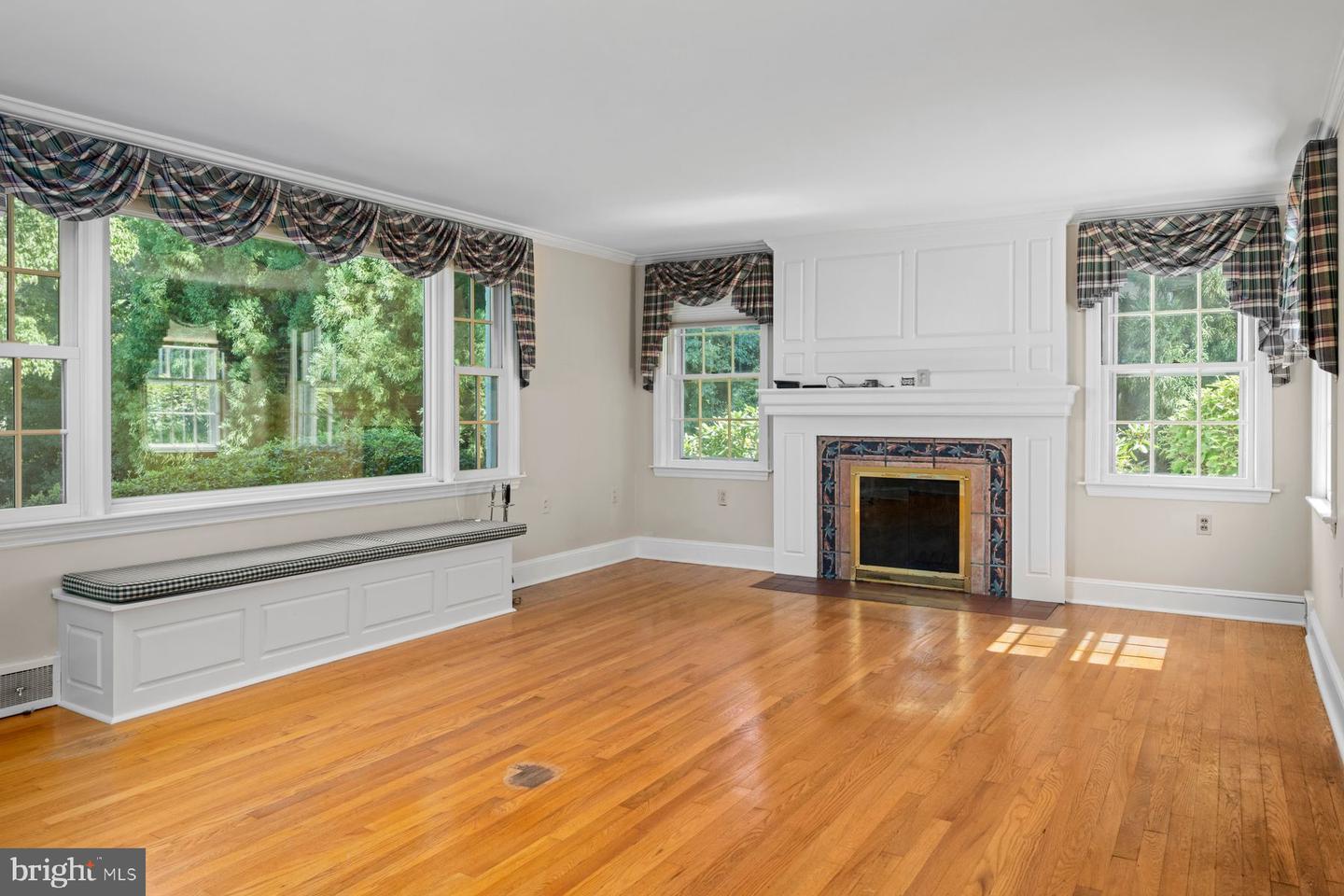 1006 Buckingham Way Property Photo 15