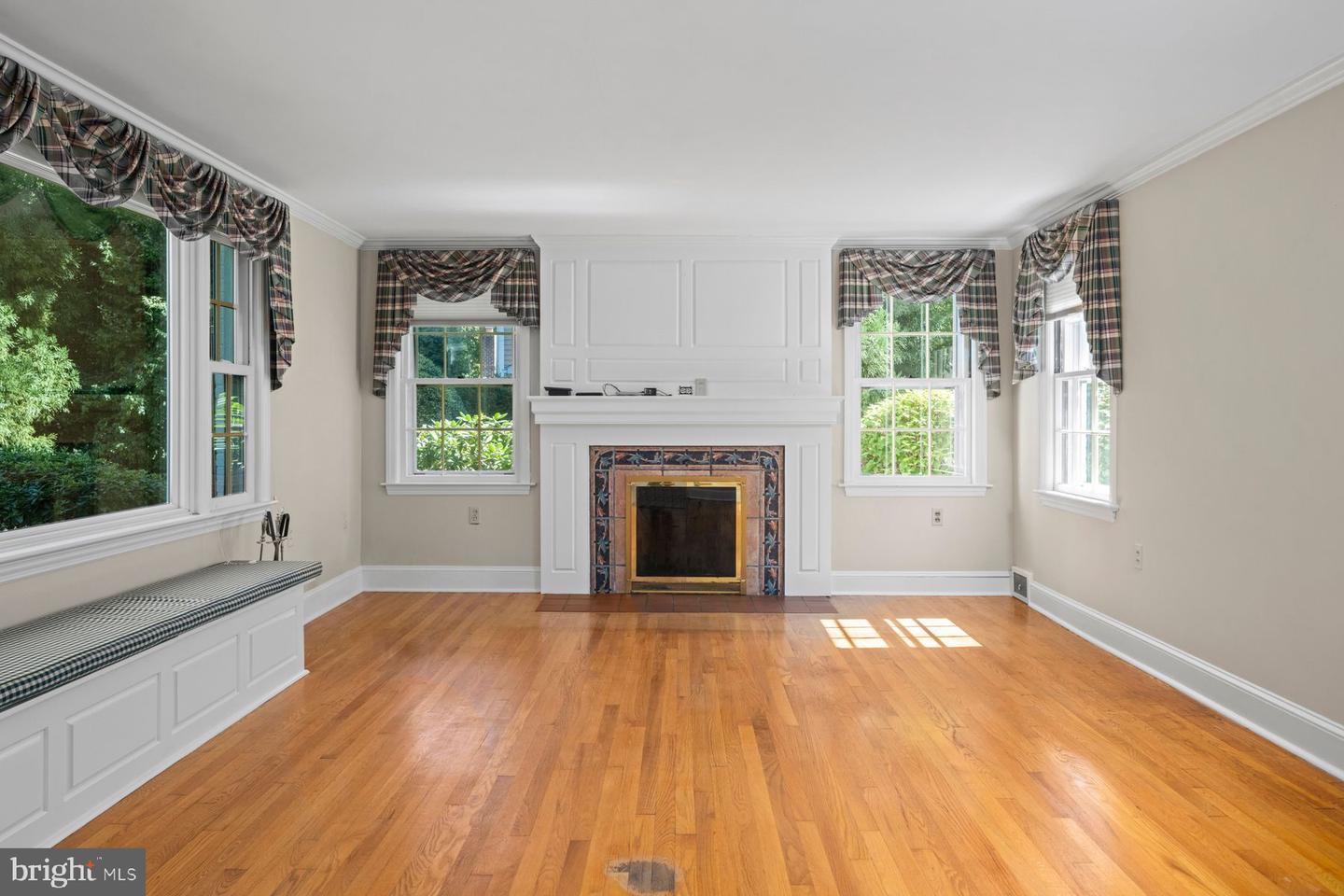 1006 Buckingham Way Property Photo 16