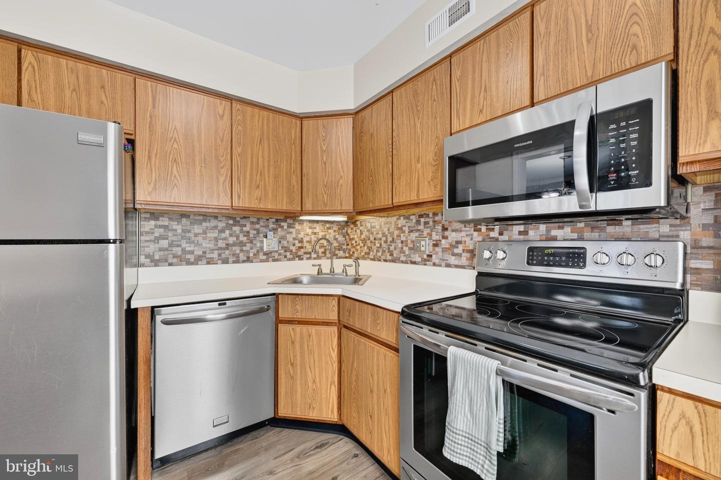 114 Kelso Ct Property Photo 4