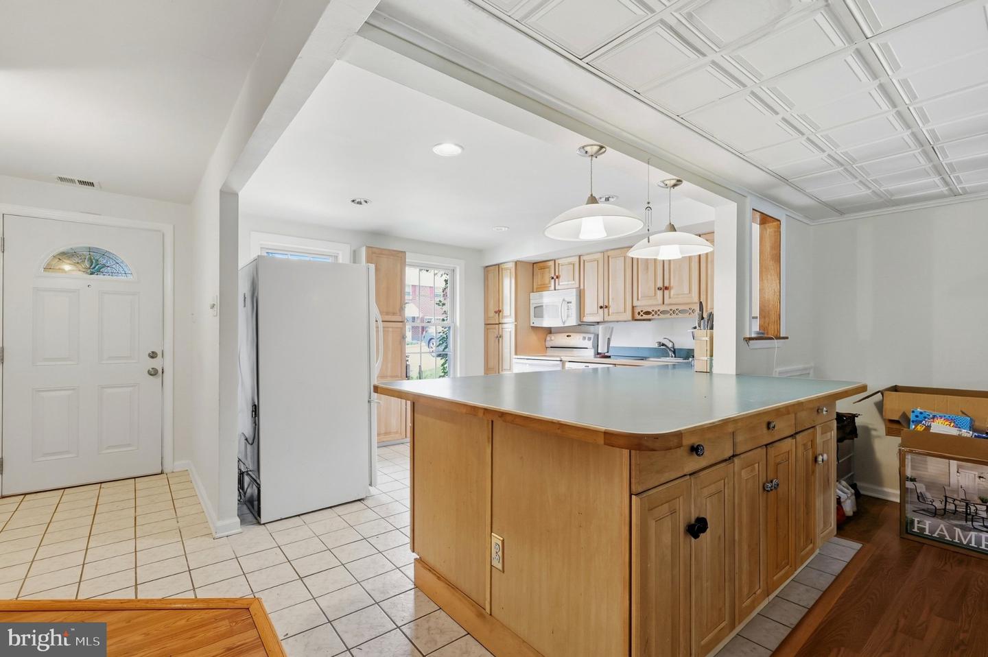17 Constitution Ave Property Photo 7