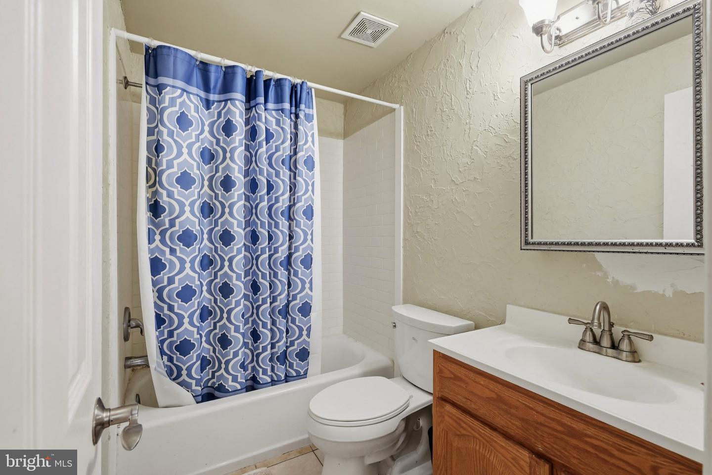 17 Constitution Ave Property Photo 29
