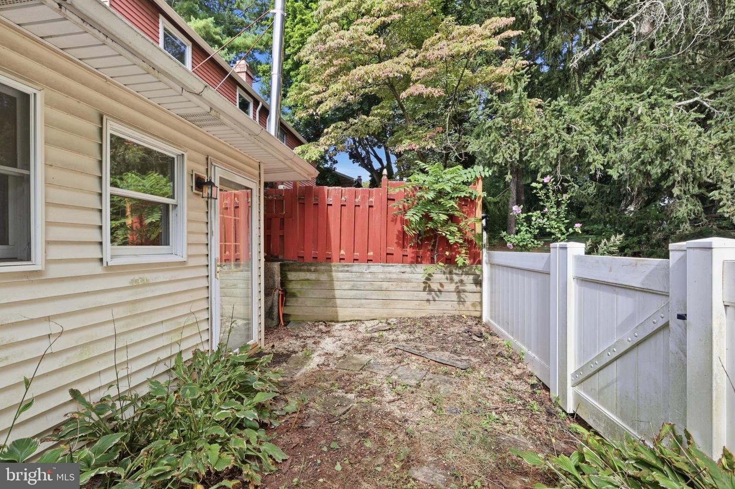 17 Constitution Ave Property Photo 33