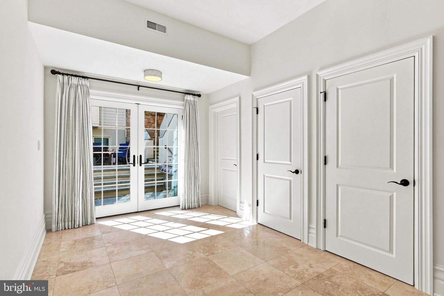 68 New St Property Photo 40