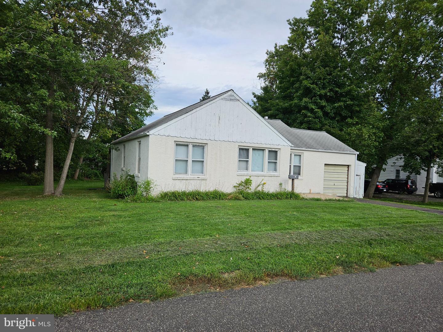 54 Poplar Ave Property Photo 1